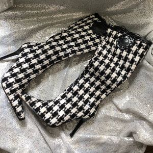 HOUNDSTOOTH STILLETTO BOOTS